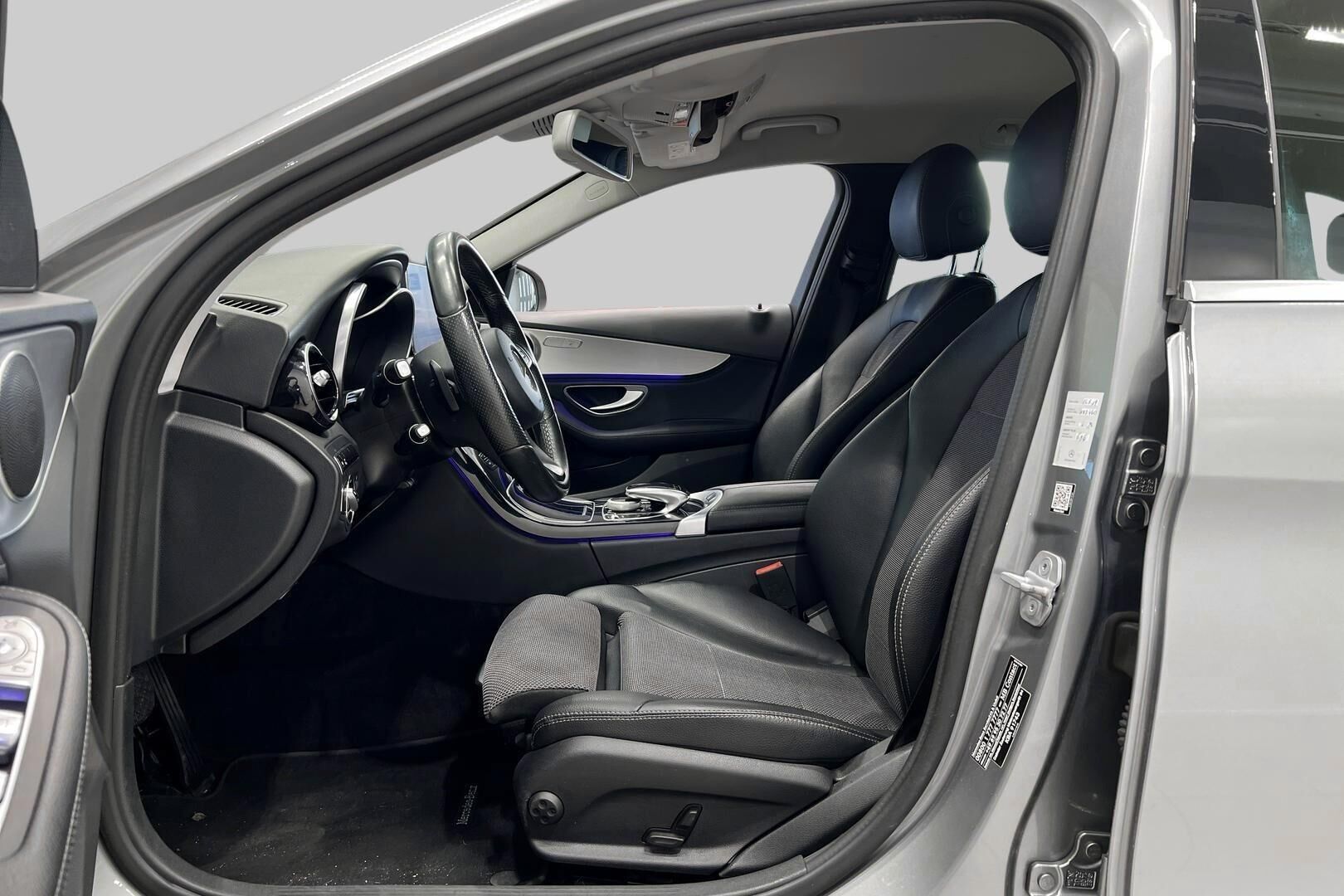 Mercedes-Benz C iso kuva 9