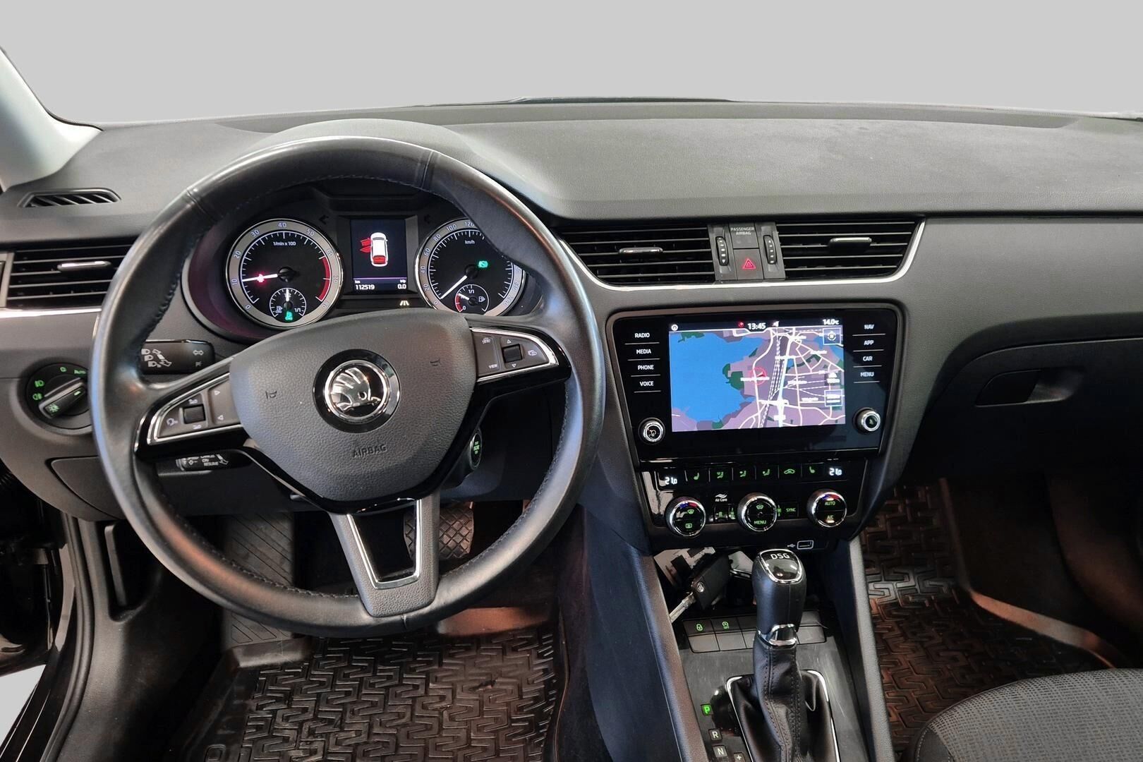 Skoda Octavia iso kuva 11