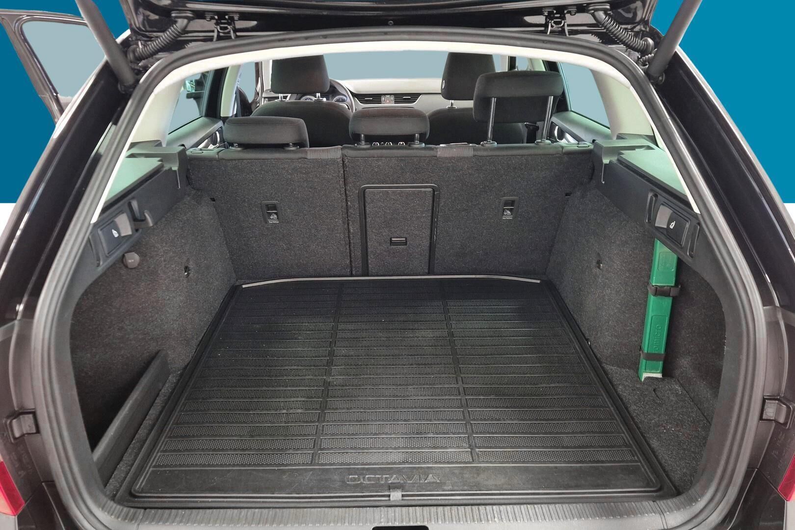 Skoda Octavia iso kuva 12