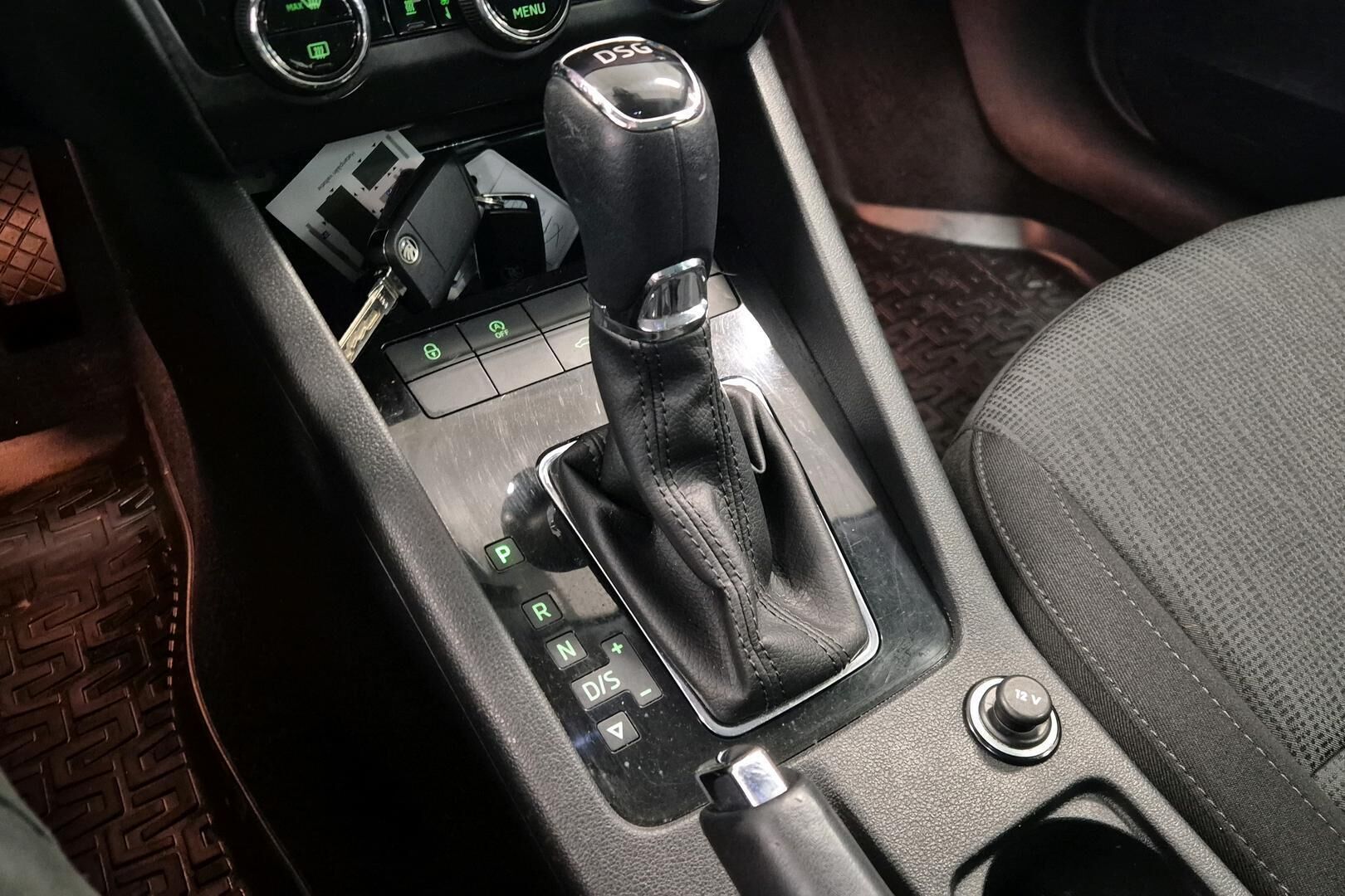 Skoda Octavia iso kuva 17