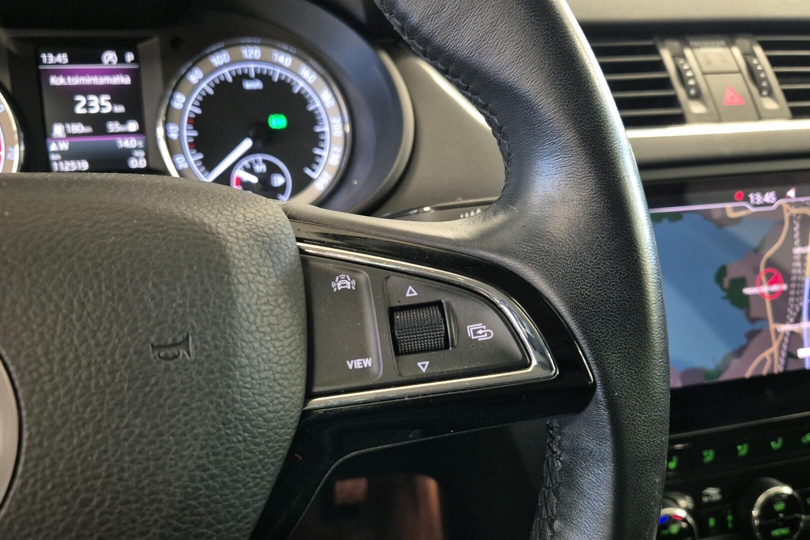 Skoda Octavia iso kuva 18