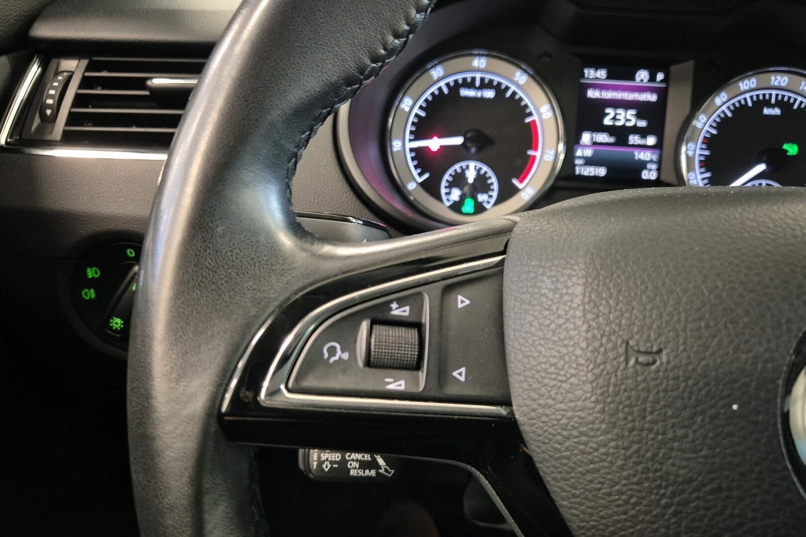 Skoda Octavia iso kuva 19