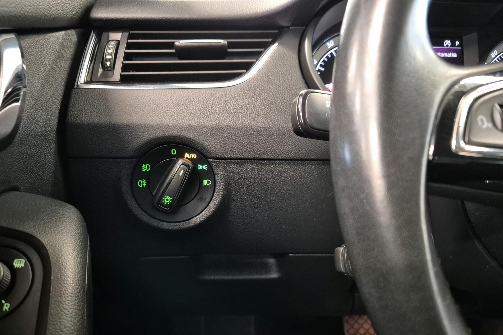 Skoda Octavia iso kuva 21