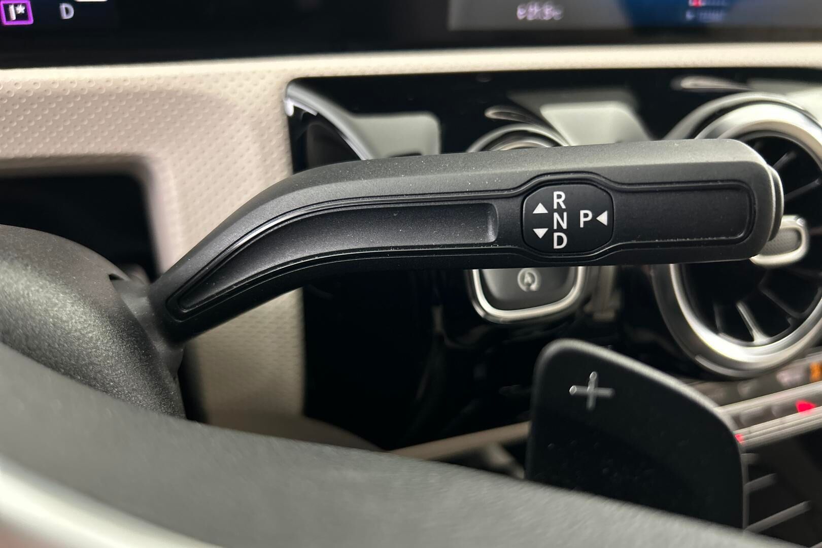 Mercedes-Benz CLA iso kuva 17