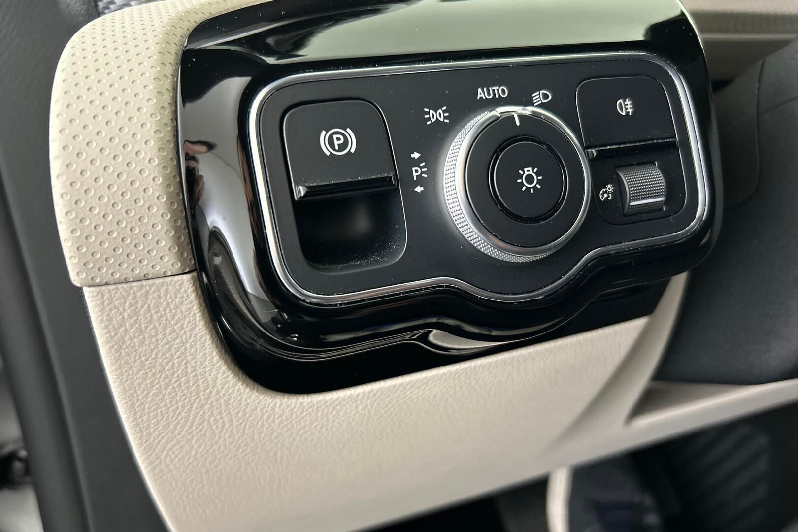 Mercedes-Benz CLA iso kuva 19