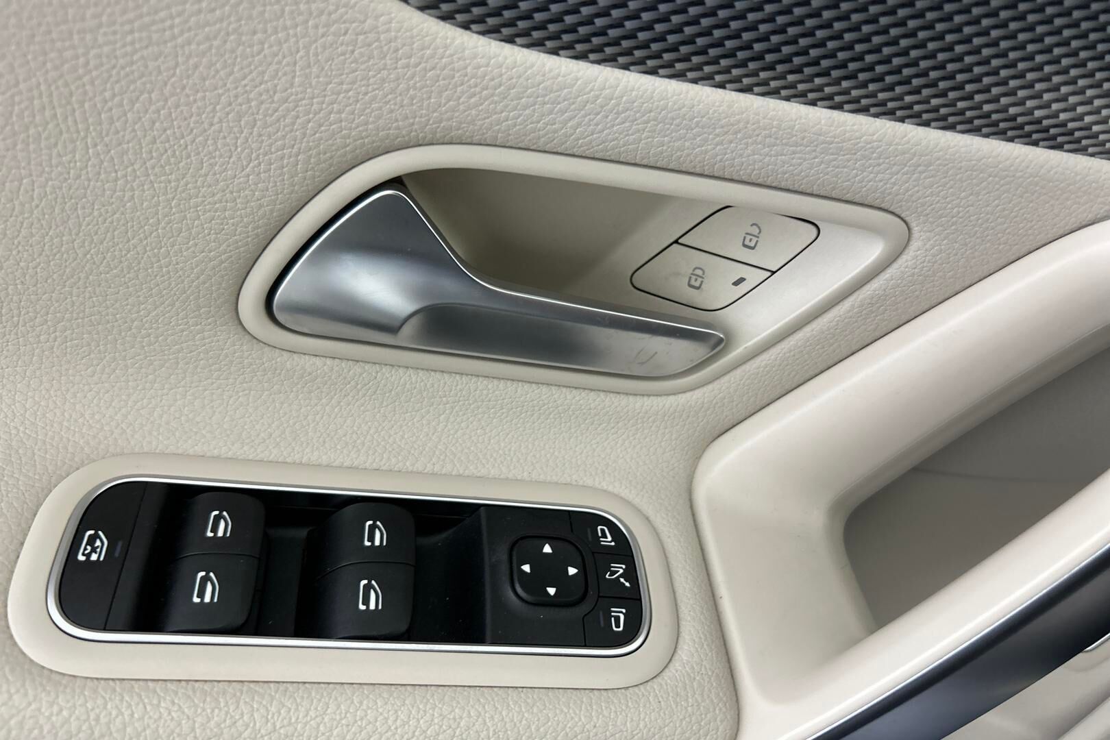 Mercedes-Benz CLA iso kuva 31