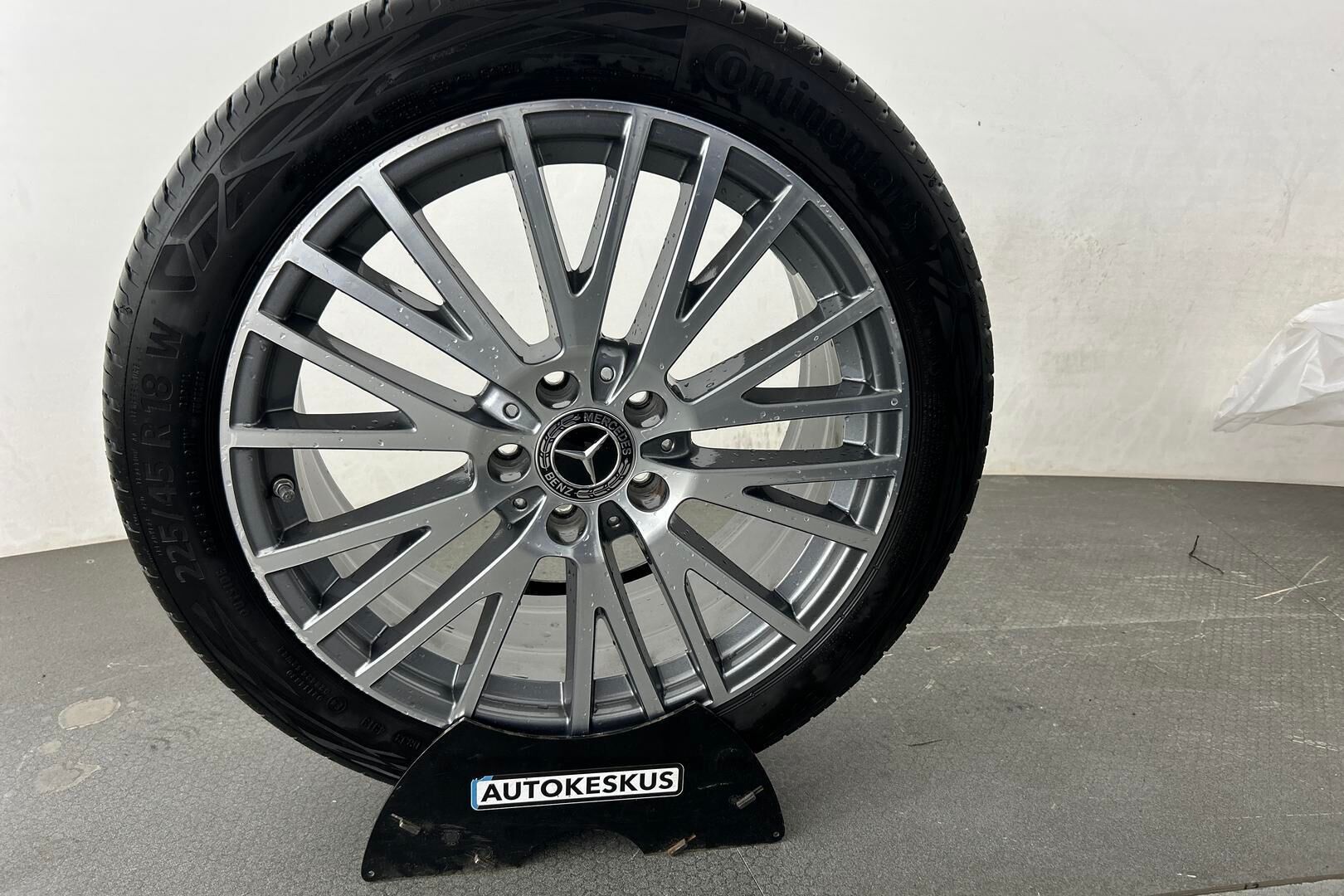 Mercedes-Benz CLA iso kuva 20