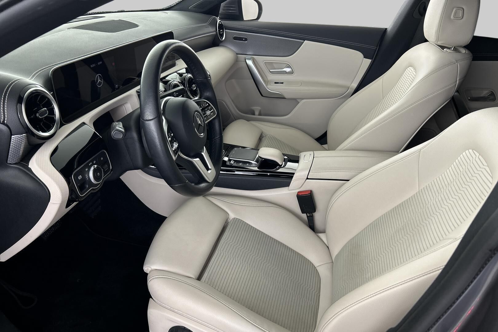 Mercedes-Benz CLA iso kuva 5