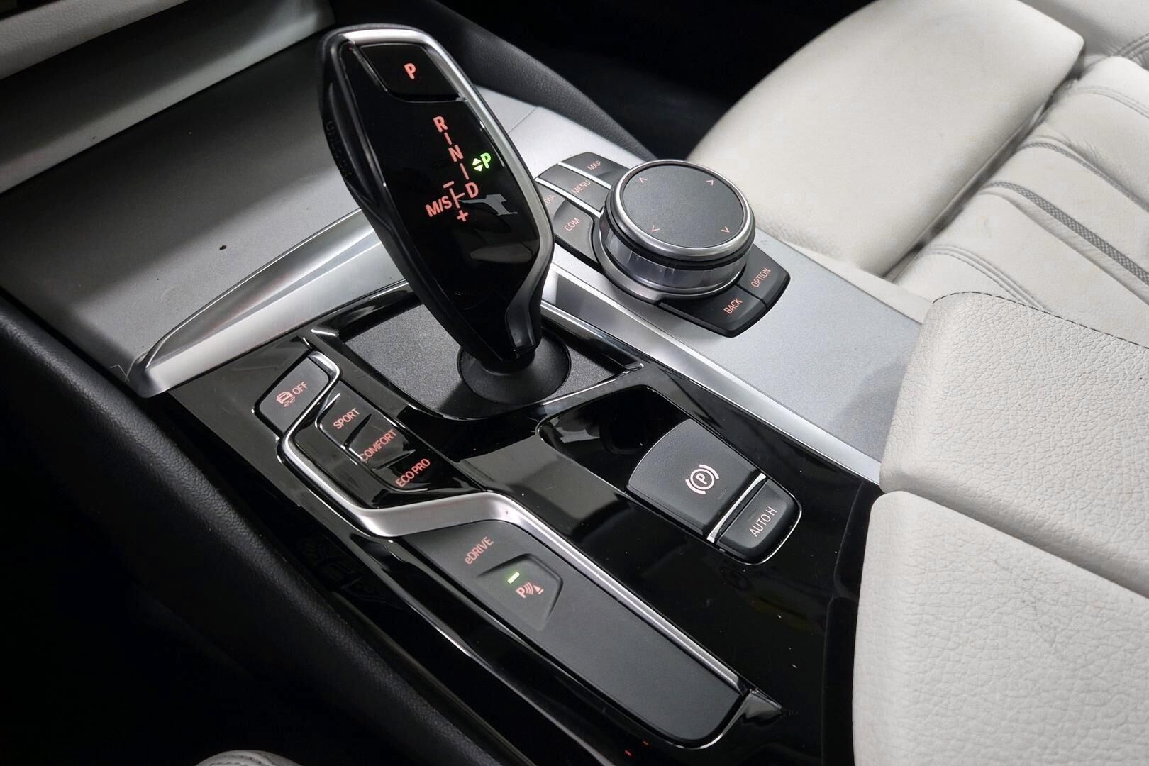 BMW 5-sarja iso kuva 17