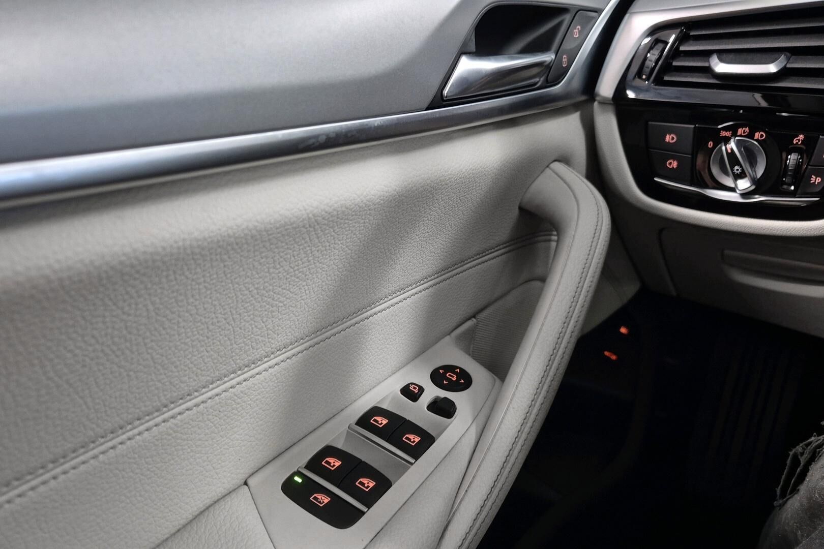 BMW 5-sarja iso kuva 21