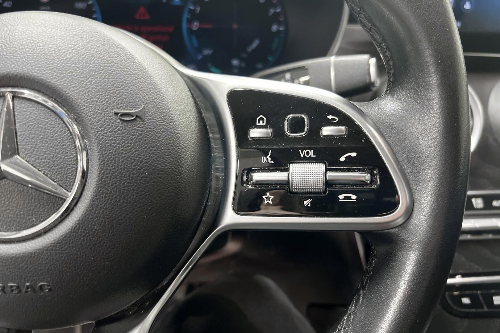 Mercedes-Benz GLC iso kuva 8