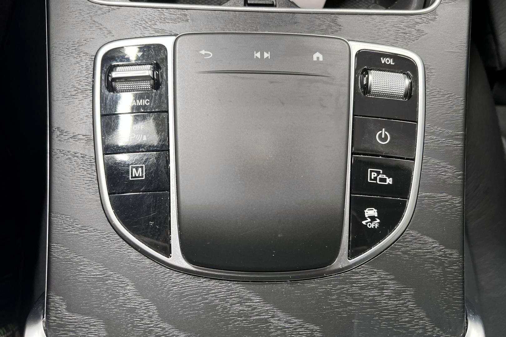 Mercedes-Benz GLC iso kuva 10