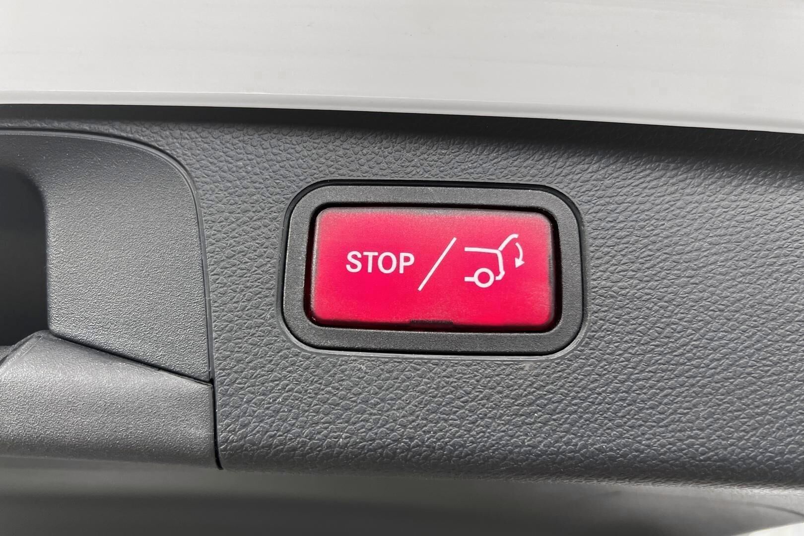 Mercedes-Benz GLC iso kuva 12