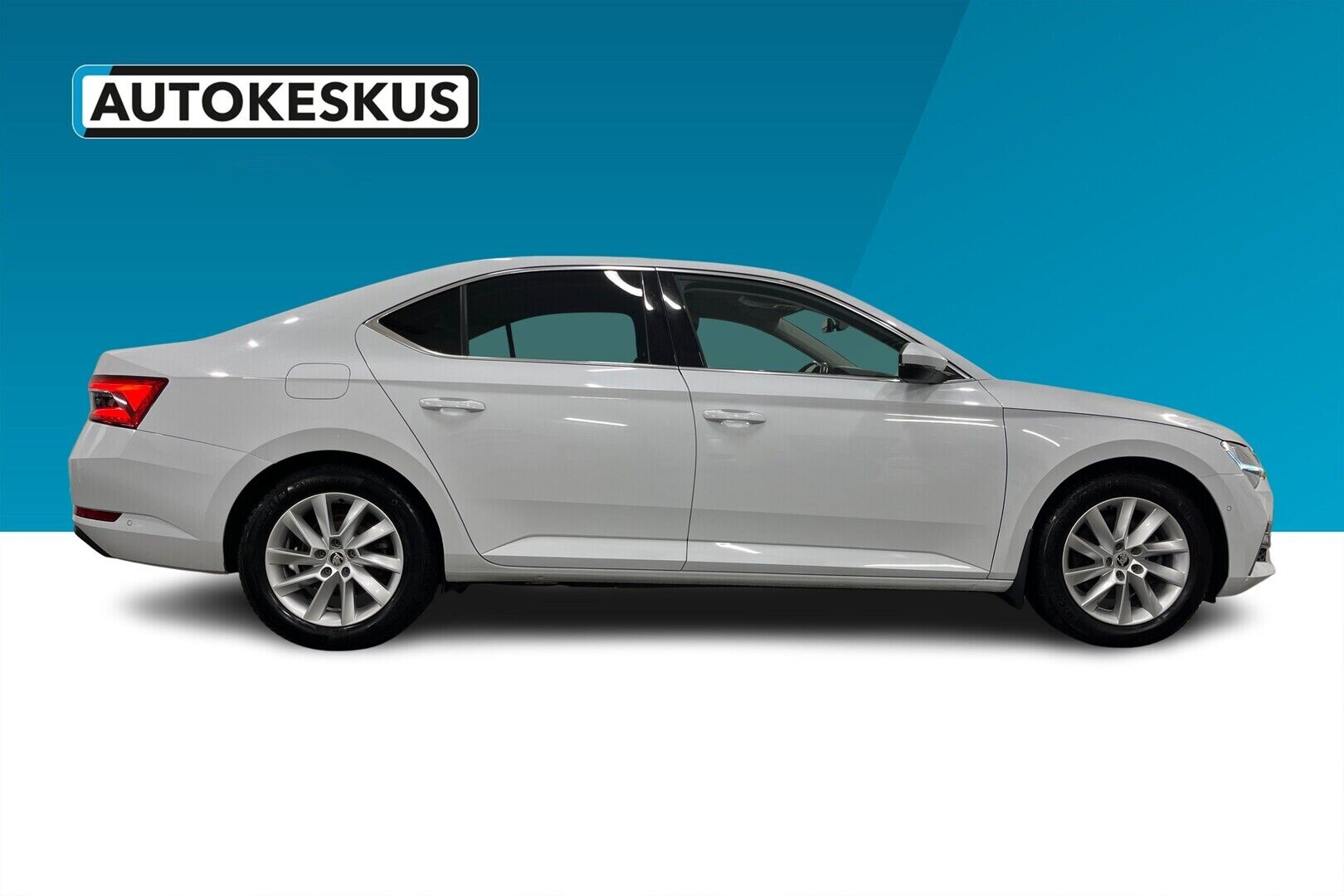 Skoda Superb iso kuva 5