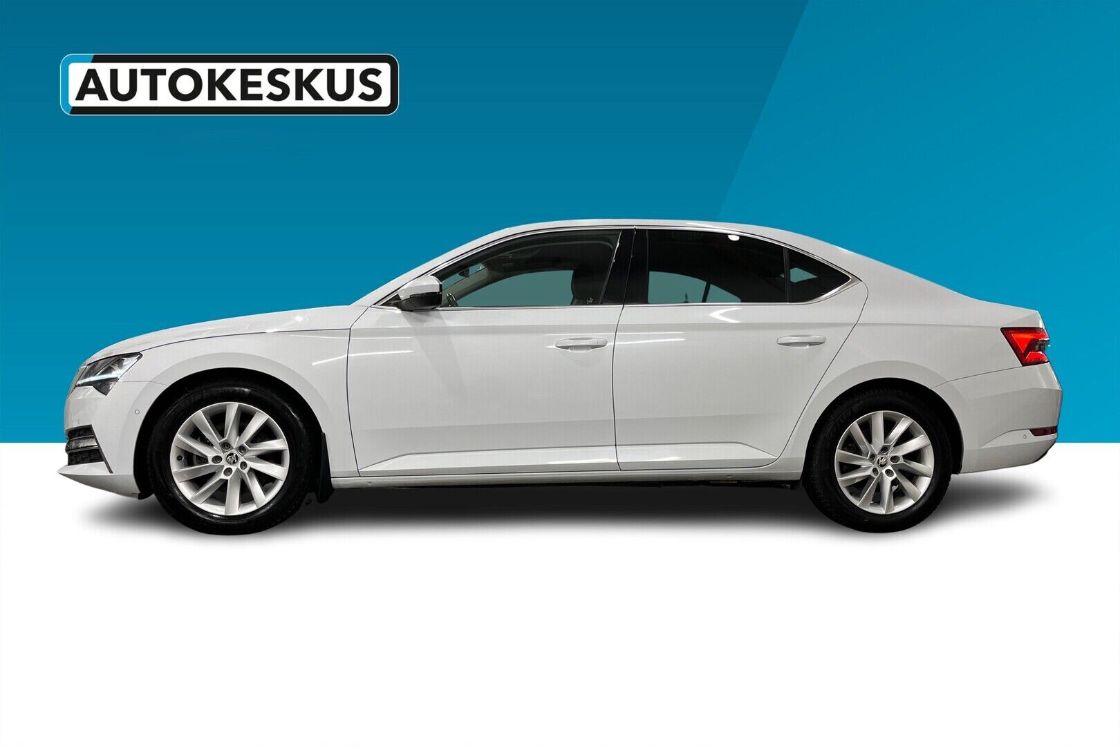 Skoda Superb iso kuva 5