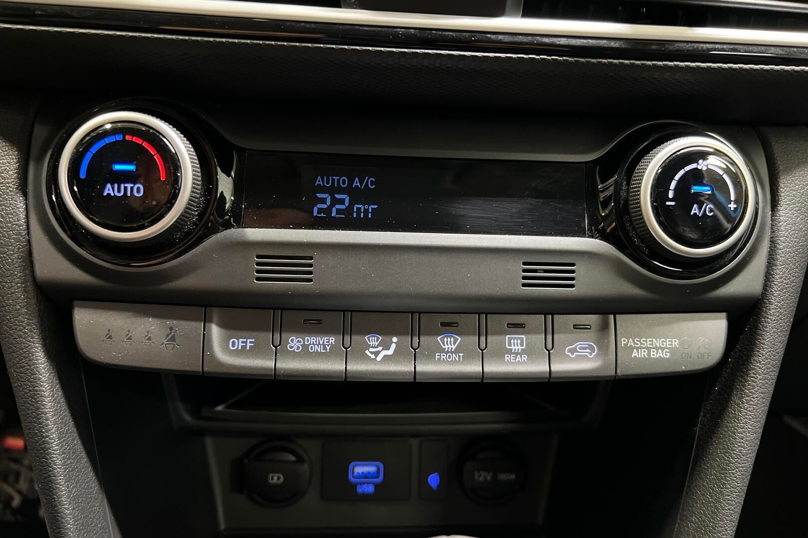 Hyundai KONA iso kuva 16