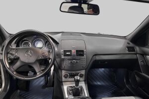 Mercedes-Benz C esikatselu 16