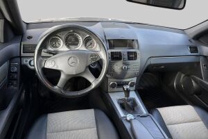 Mercedes-Benz C esikatselu 2