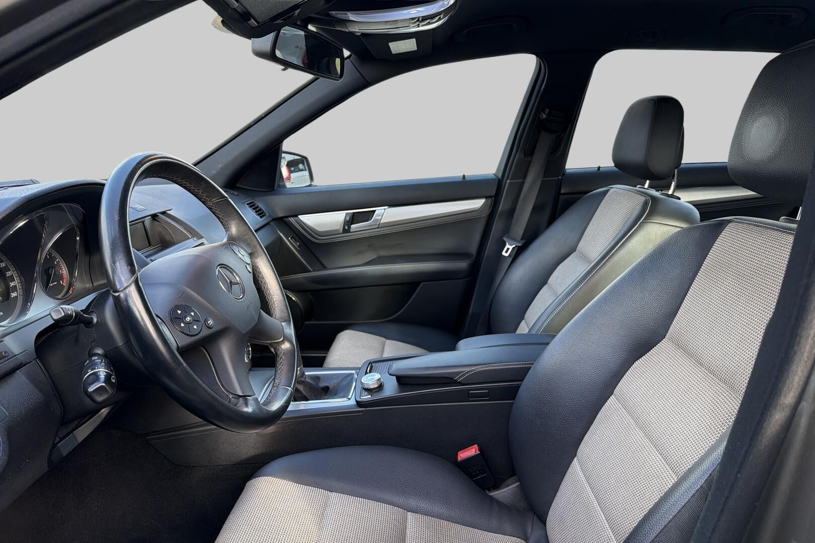 Mercedes-Benz C iso kuva 3