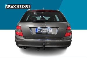 Mercedes-Benz C esikatselu 3