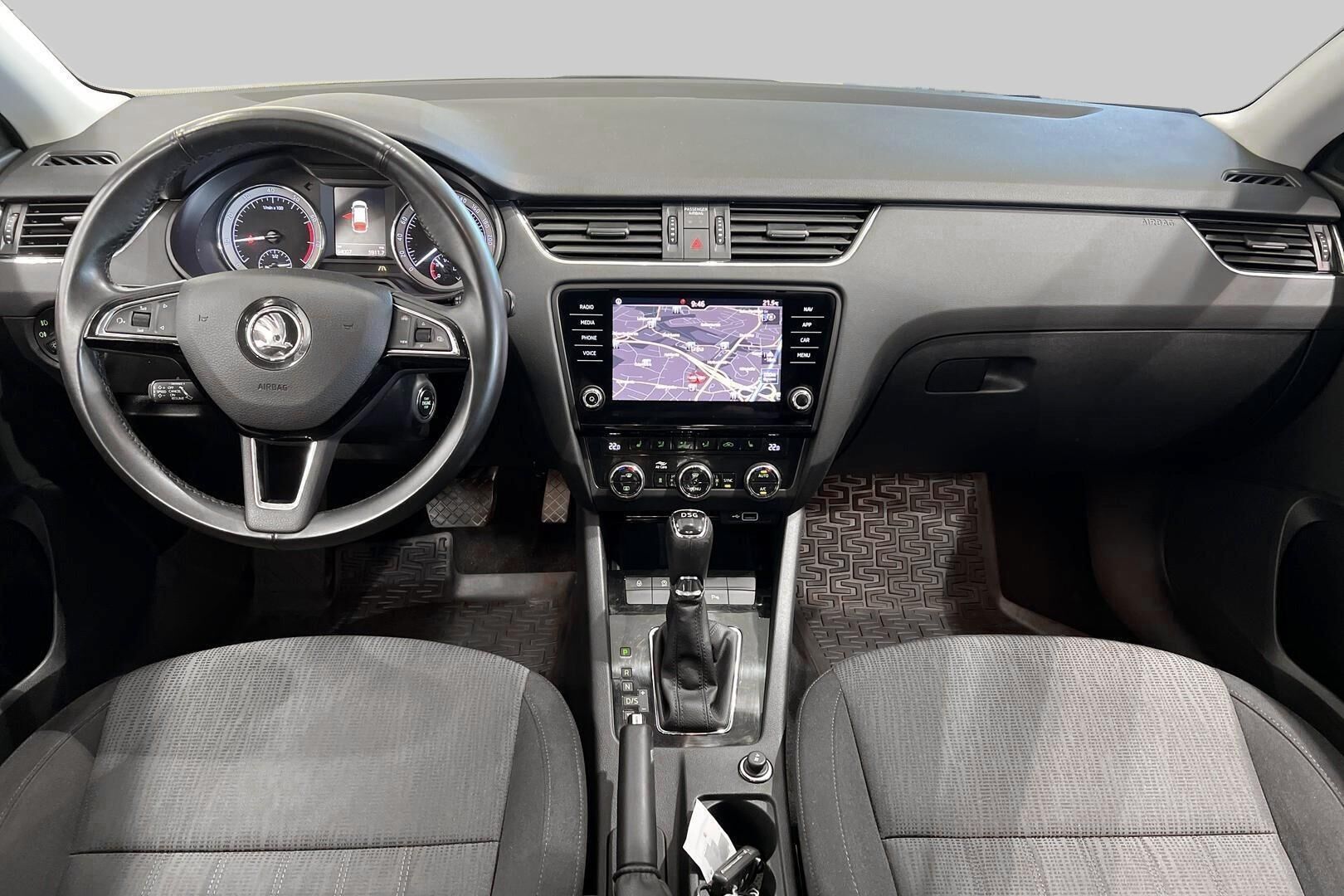Skoda Octavia iso kuva 10