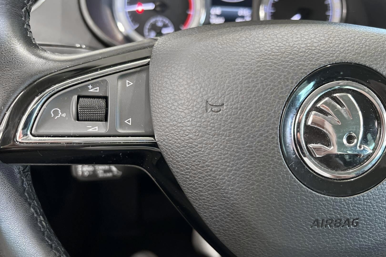 Skoda Octavia iso kuva 21