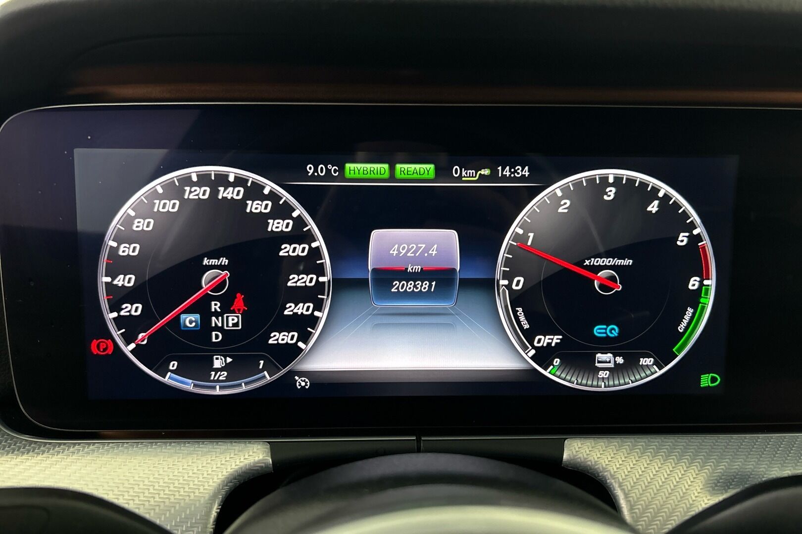 Mercedes-Benz E iso kuva 15
