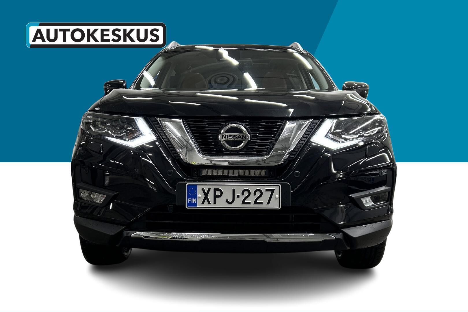 Nissan X-Trail iso kuva 13