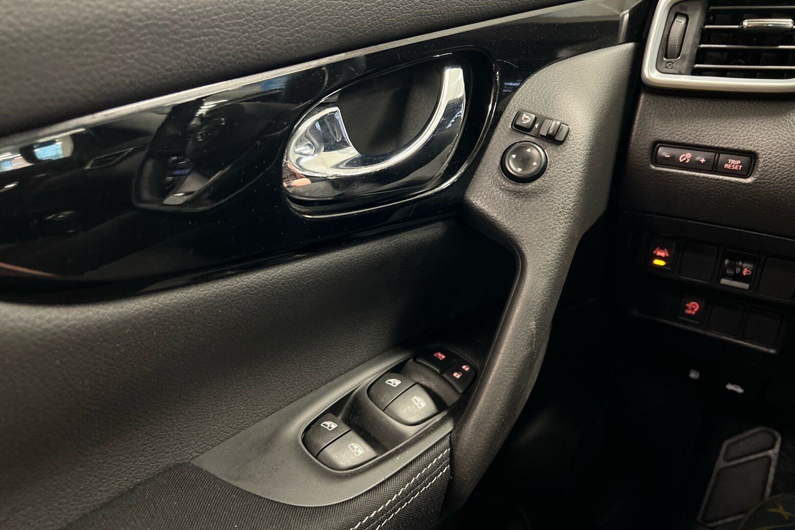 Nissan Qashqai iso kuva 13