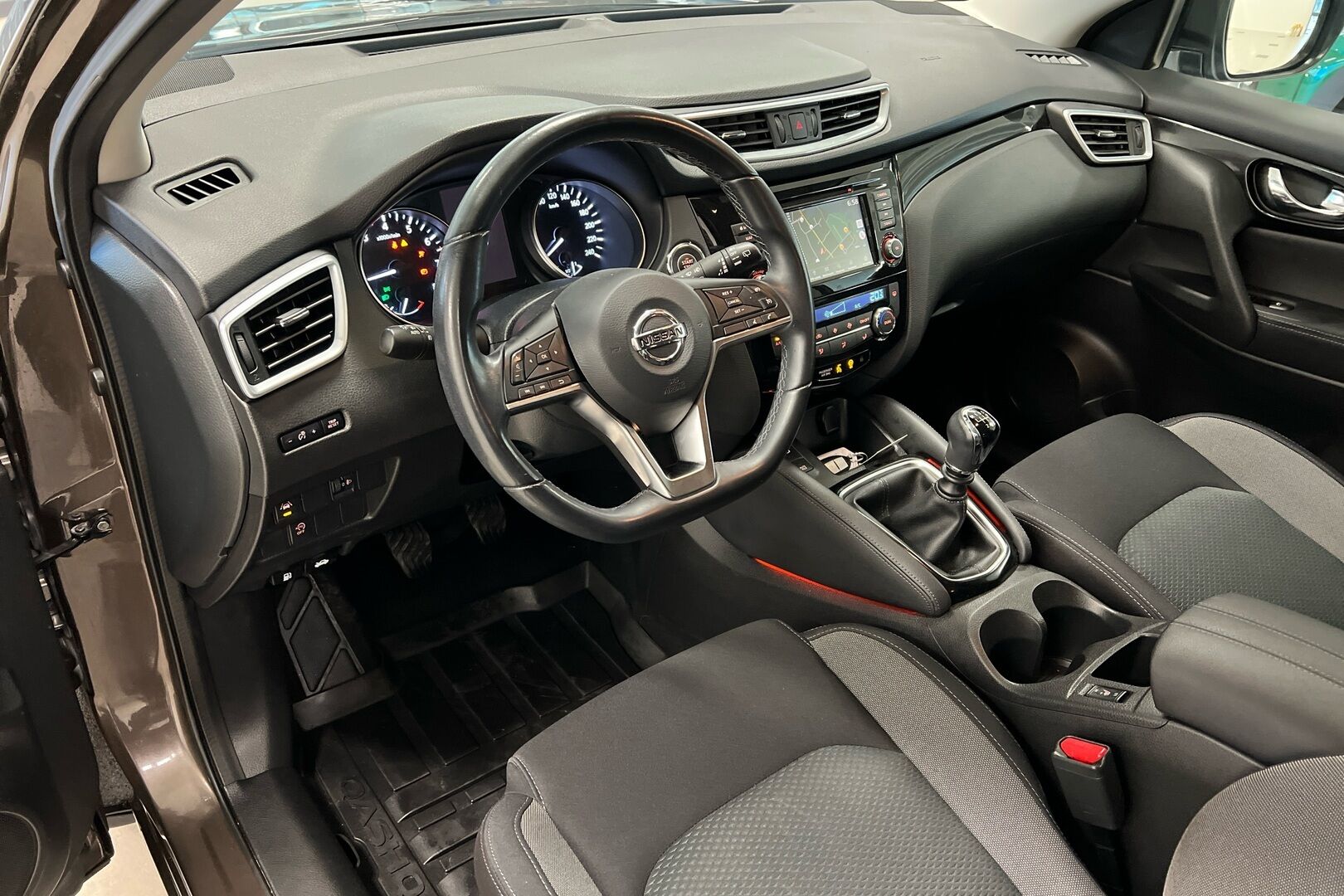 Nissan Qashqai iso kuva 20