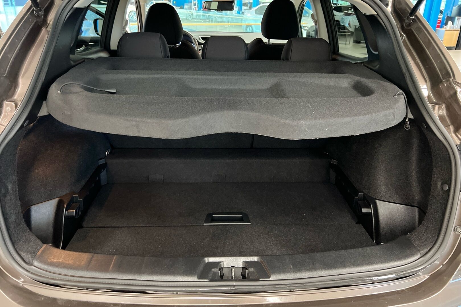 Nissan Qashqai iso kuva 6