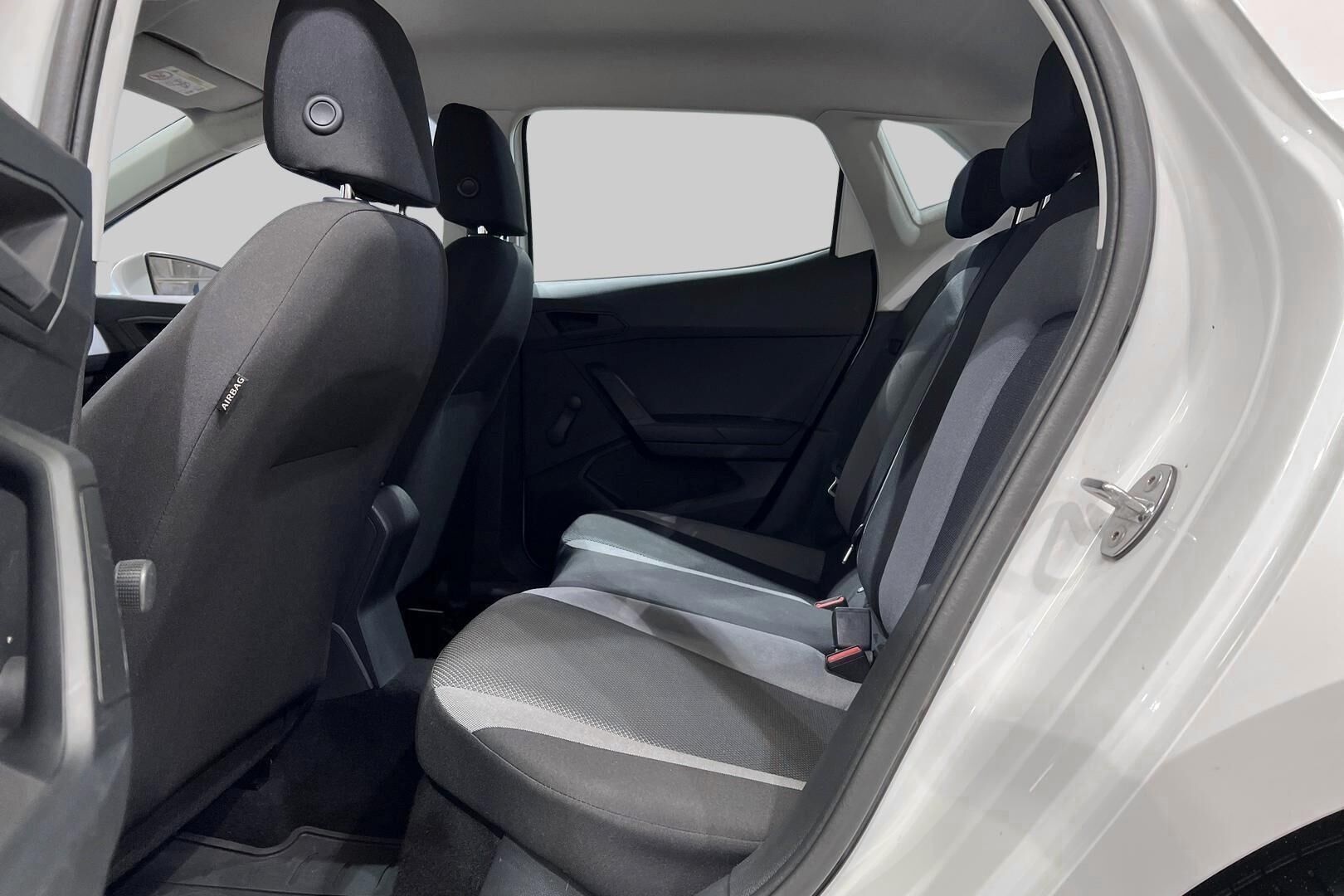 Seat Ibiza iso kuva 10