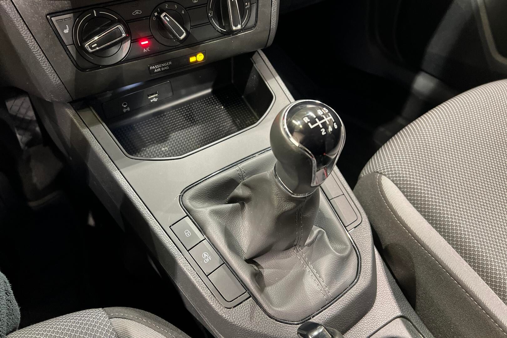 Seat Ibiza iso kuva 17