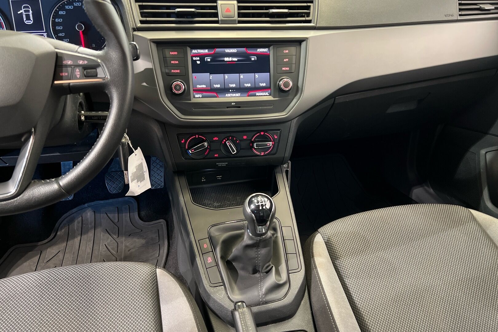 Seat Ibiza iso kuva 7