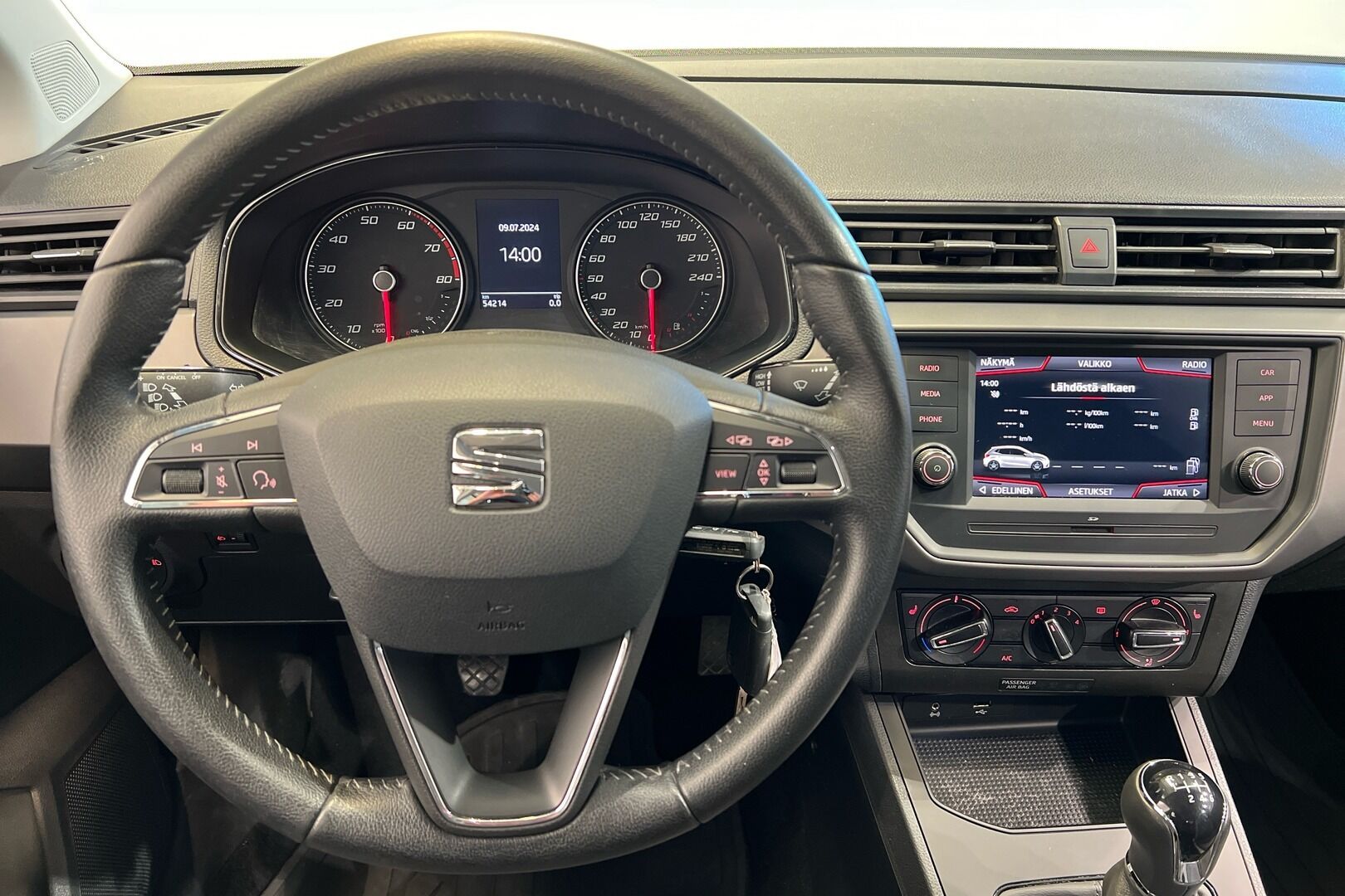 Seat Ibiza iso kuva 8