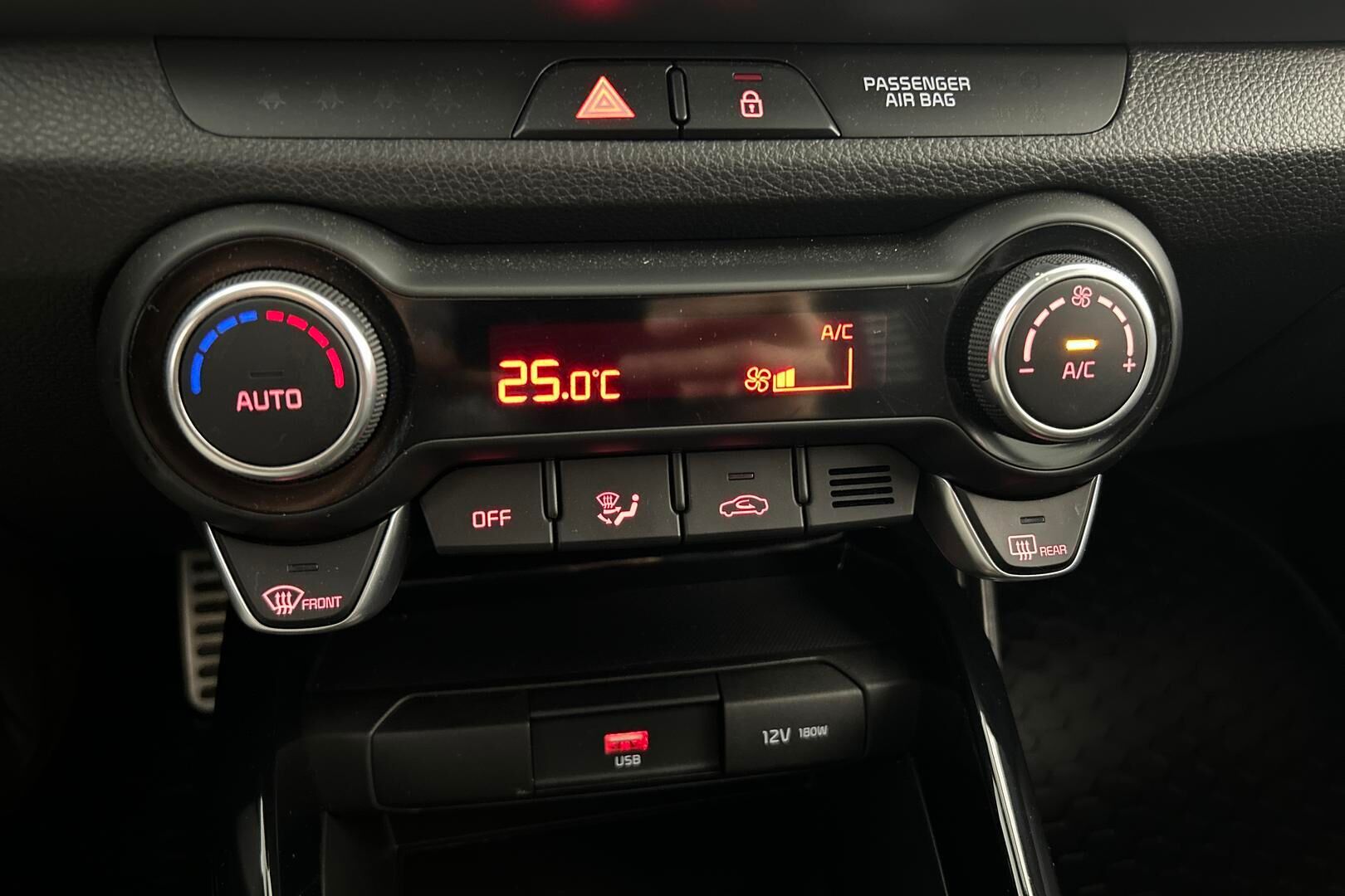 Kia Stonic iso kuva 27