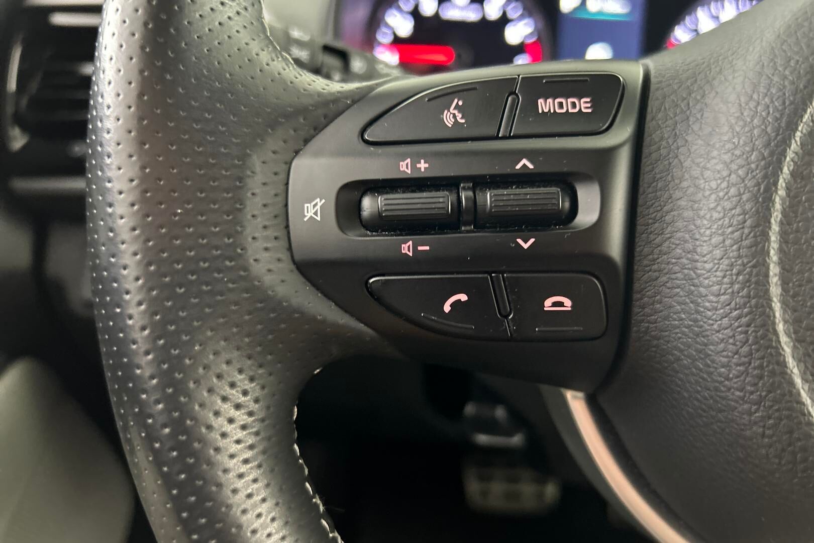 Kia Stonic iso kuva 17