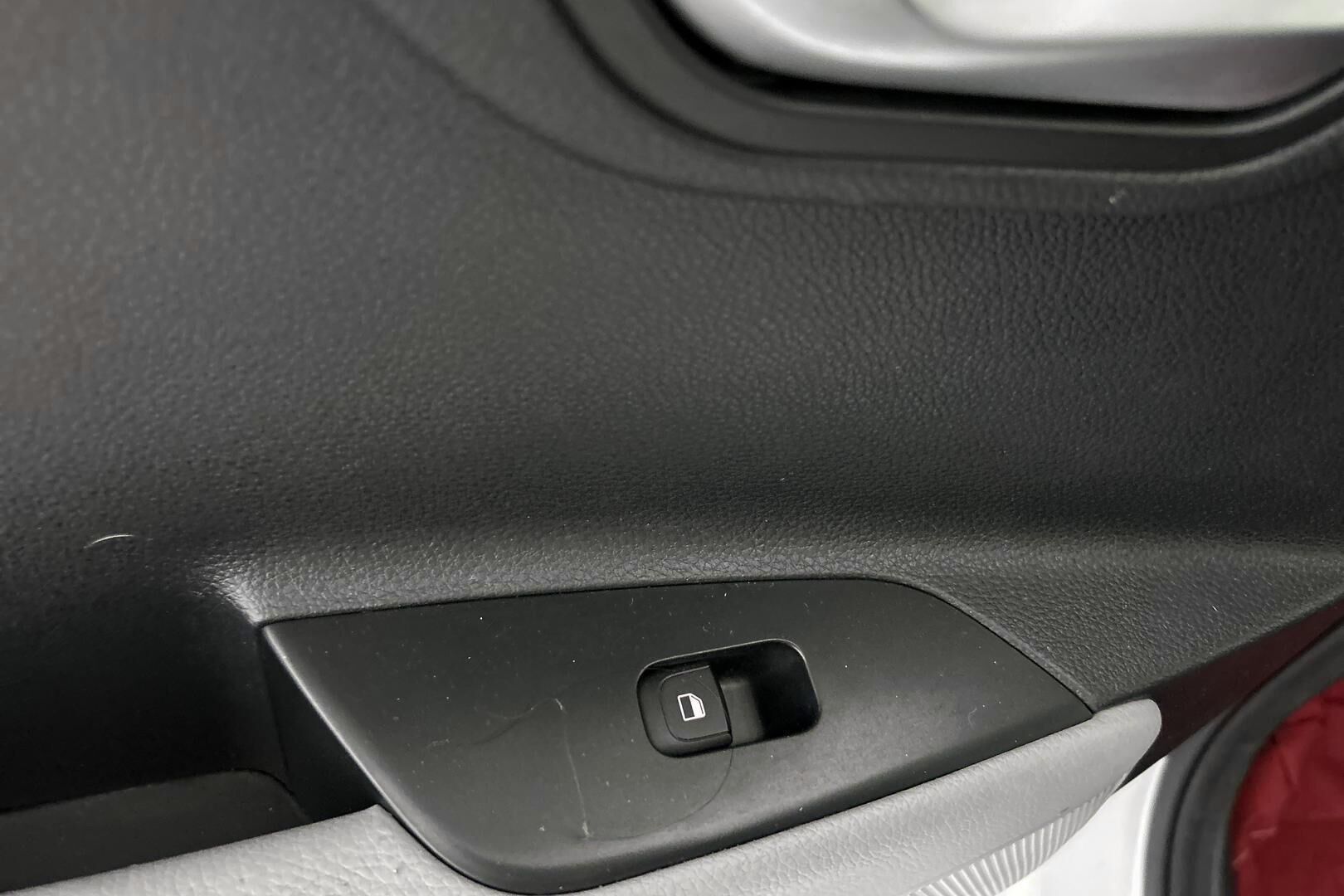 Kia Stonic iso kuva 13