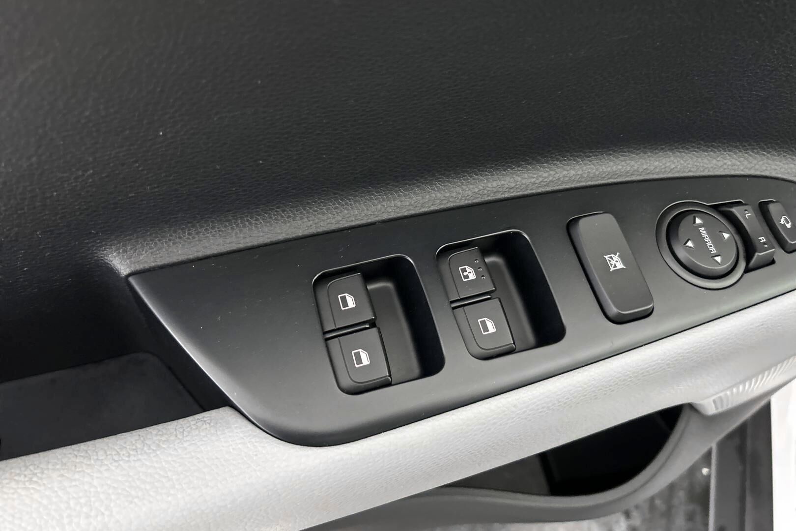 Kia Stonic iso kuva 14