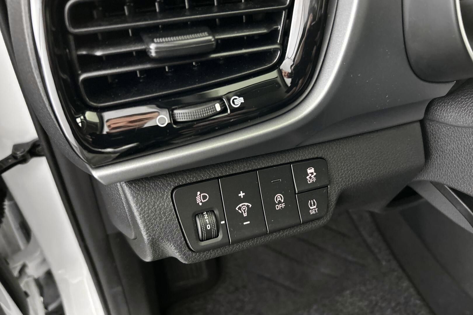 Kia Stonic iso kuva 15