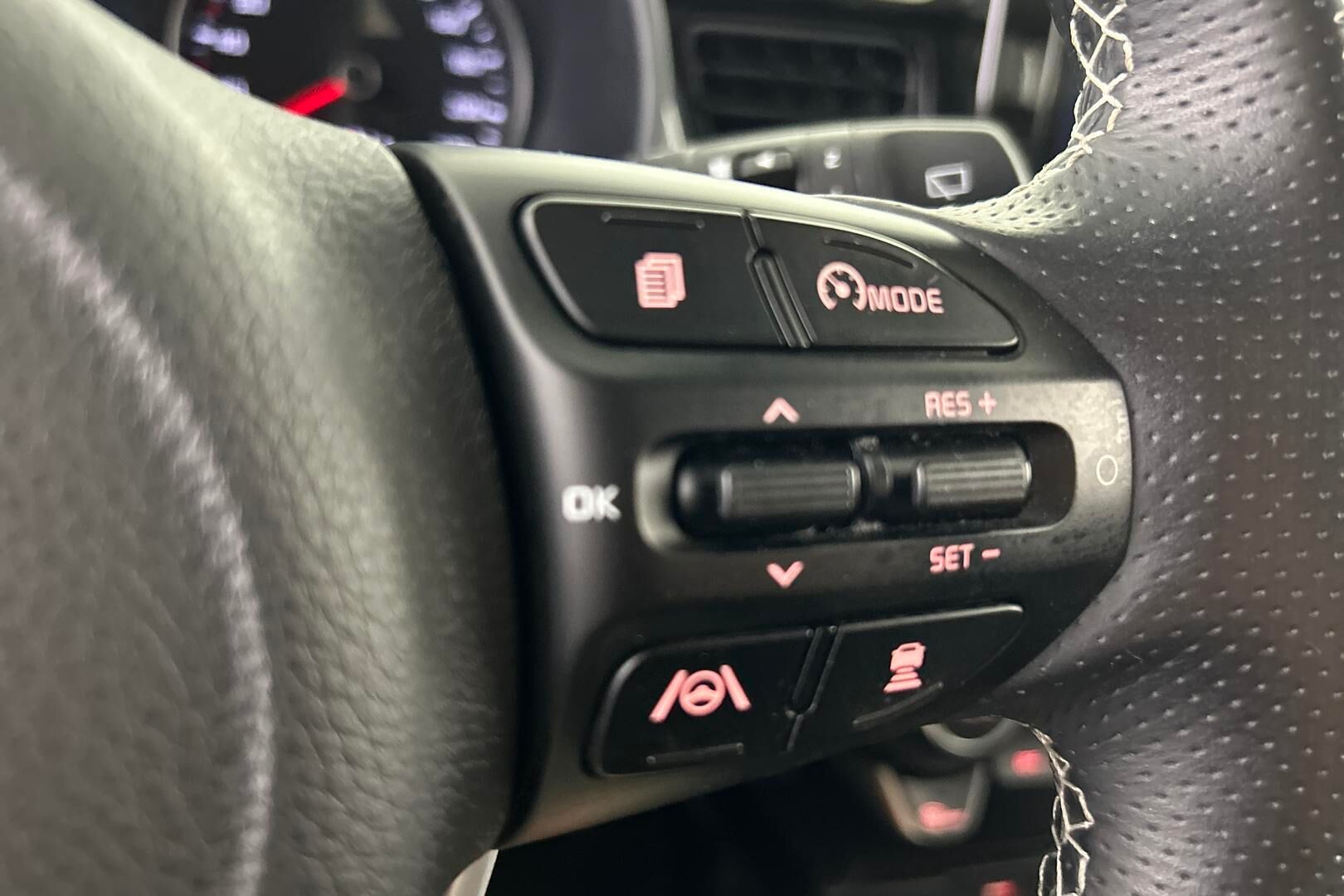Kia Stonic iso kuva 18
