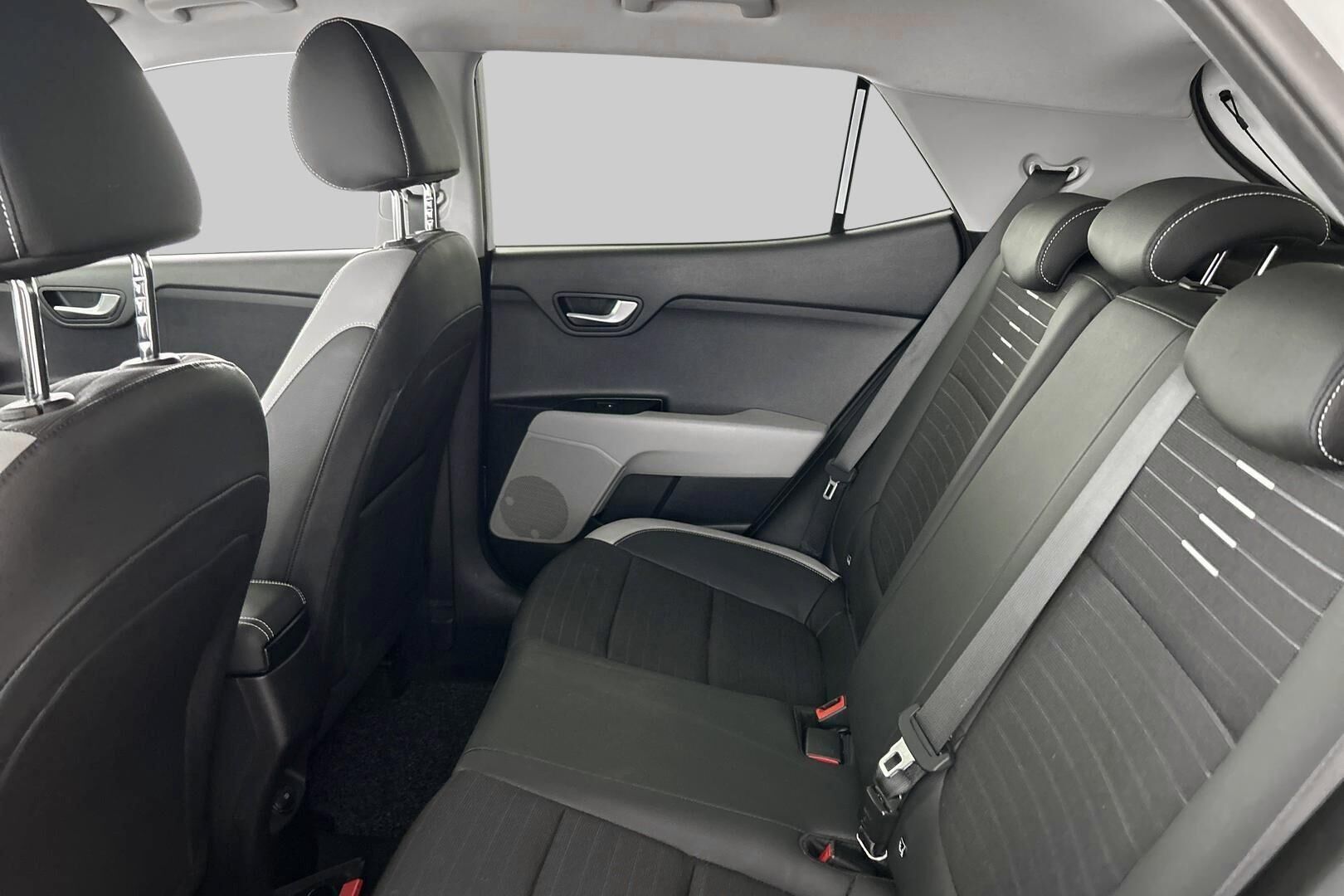 Kia Stonic iso kuva 9