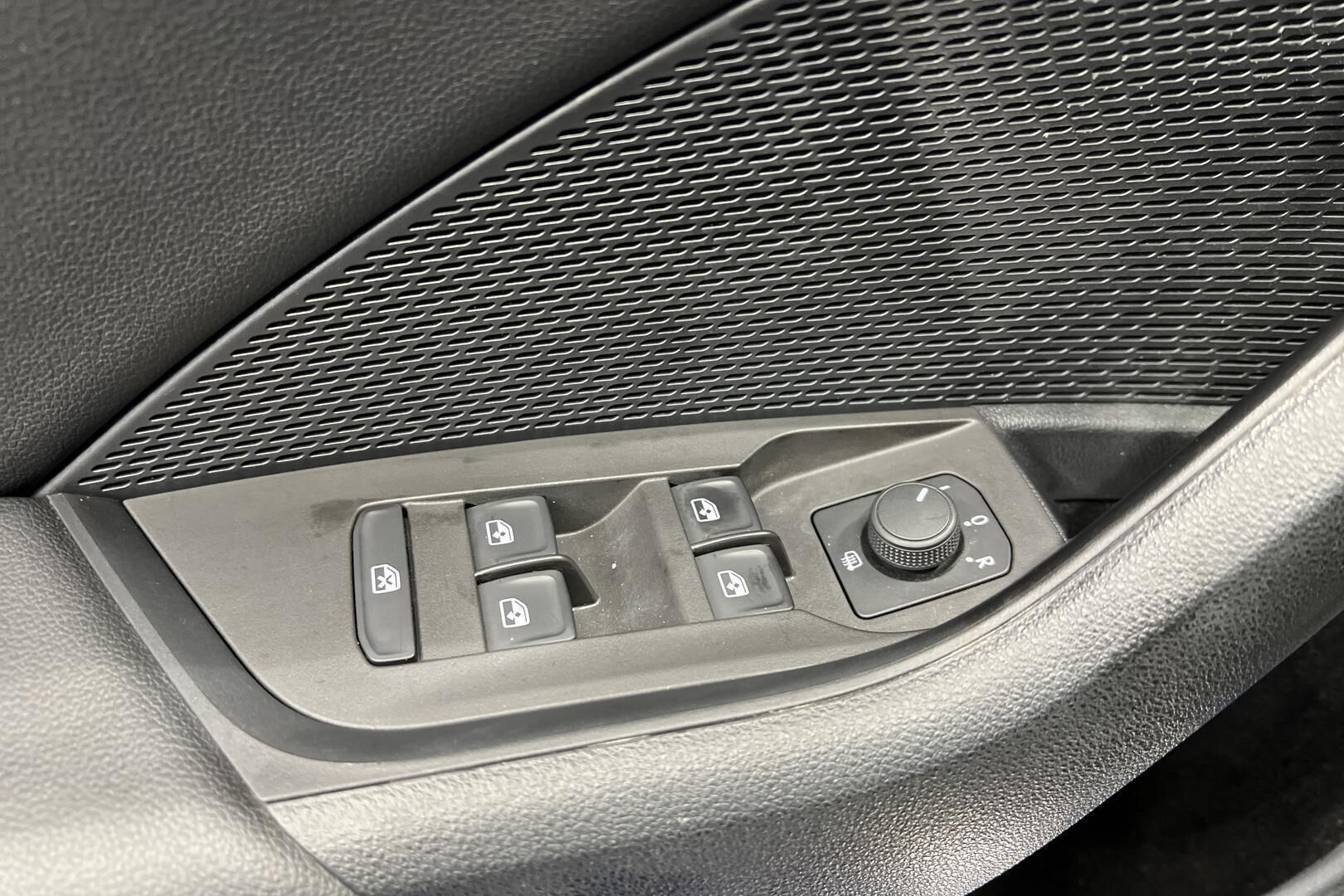 Skoda Octavia iso kuva 32