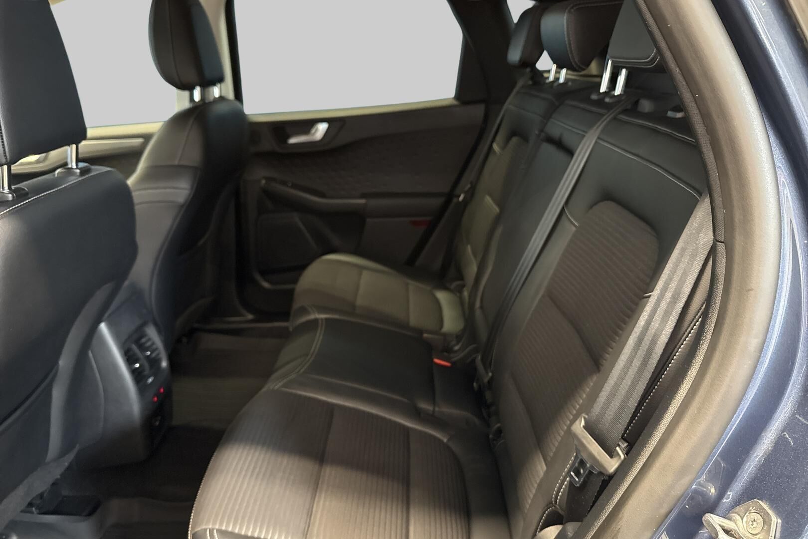 Ford Kuga iso kuva 10