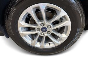 Ford Kuga esikatselu 13