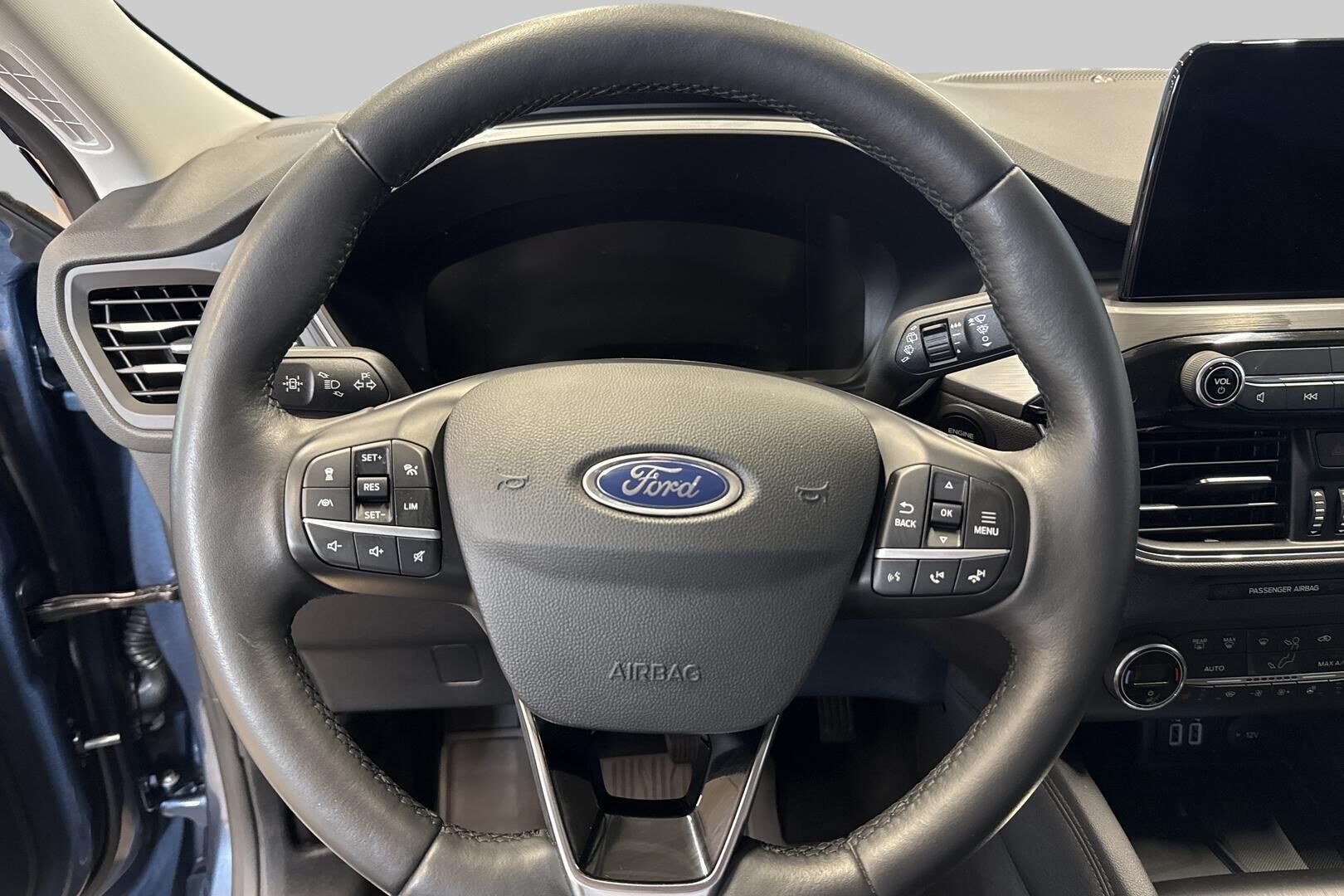 Ford Kuga iso kuva 17
