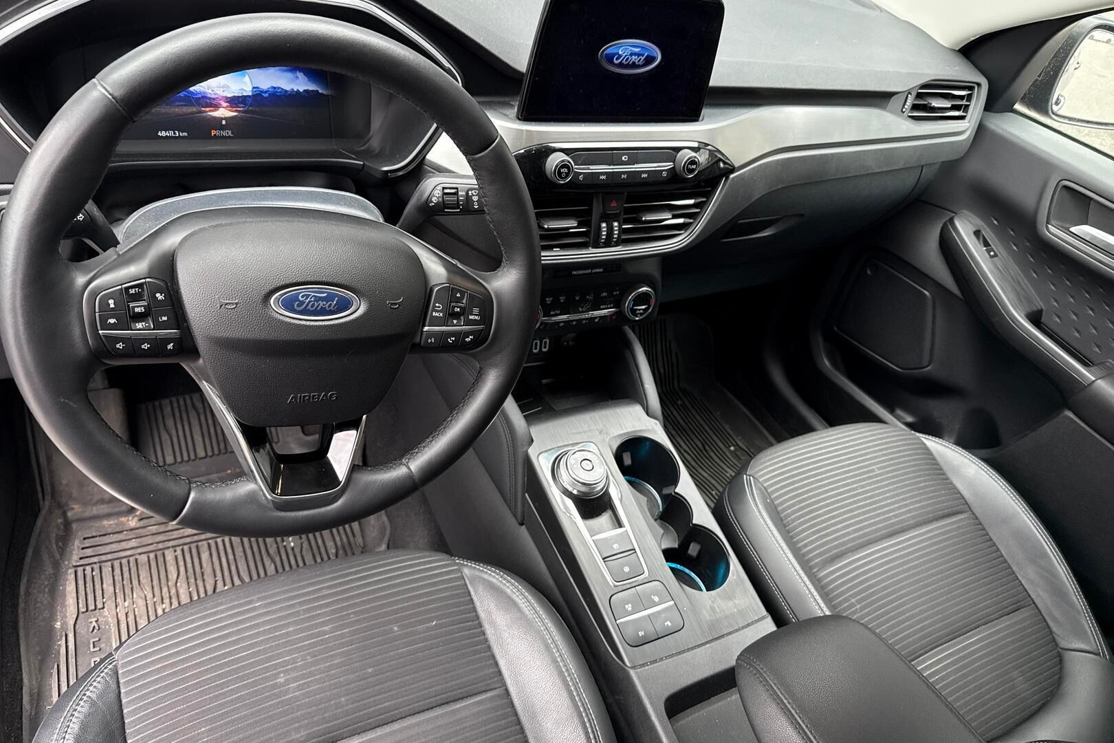 Ford Kuga iso kuva 2