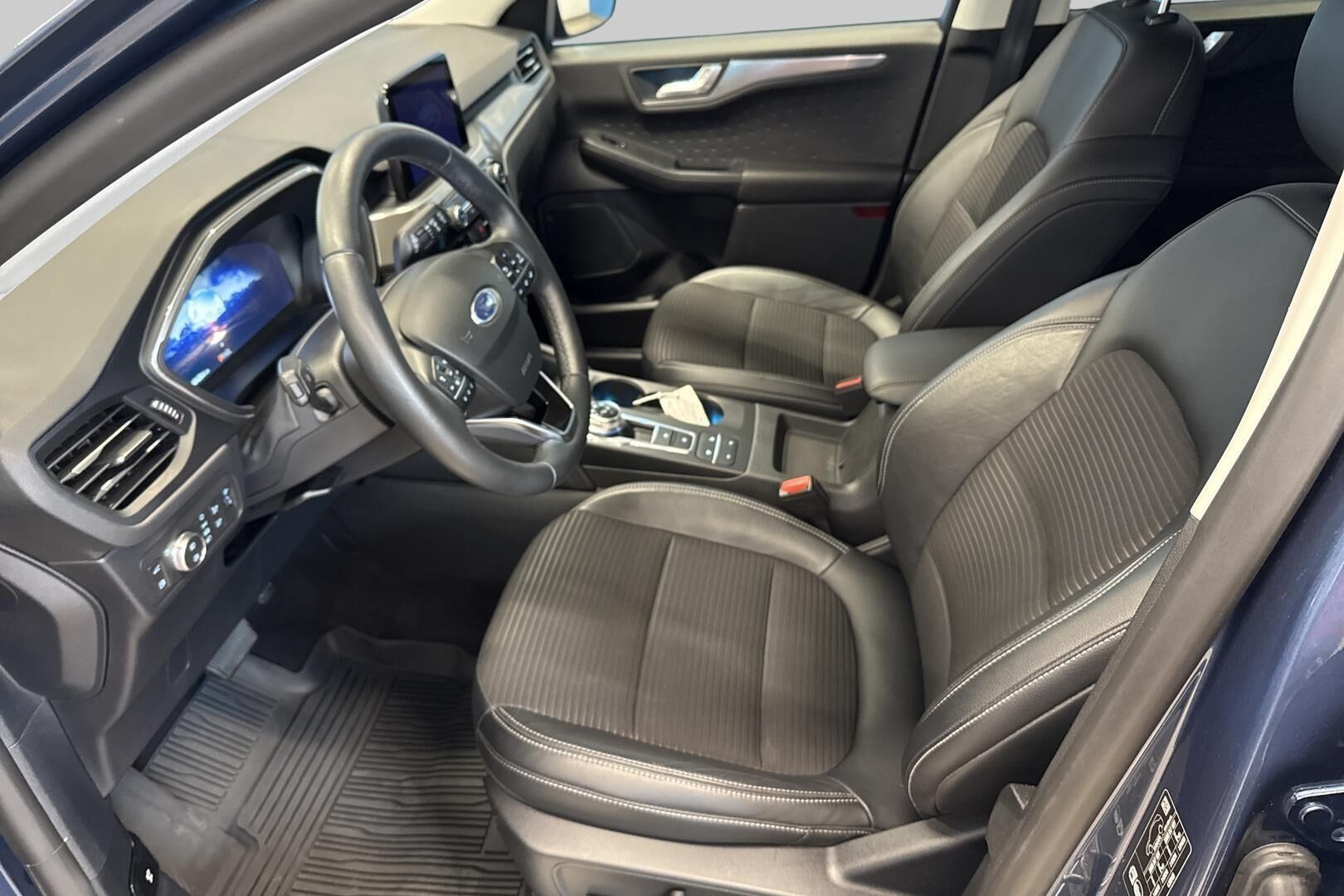 Ford Kuga iso kuva 9