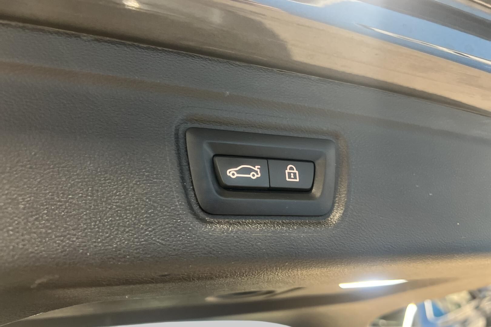 BMW 3-sarja iso kuva 17