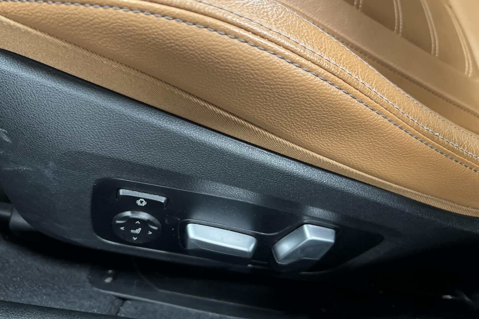 BMW 3-sarja iso kuva 19